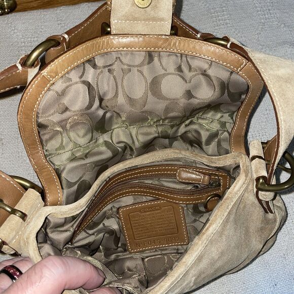 Vintage Y2K Coach Hobo Soho Buckle Flap Shoulder Bag Tan Brown Suede Leather - Picture 2 of 13